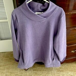 Casual tunic top. Warm and cozy with pockets